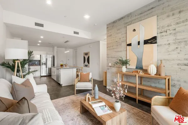 $4,000 | 4140 Glencoe Avenue, Unit 302, Marina del Rey, CA 90292