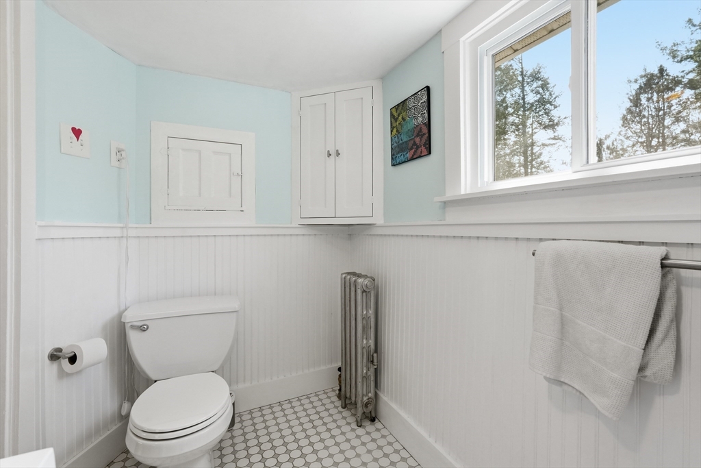 35 Taylor Street Amherst, MA 01002 - Photo 27 of 42
