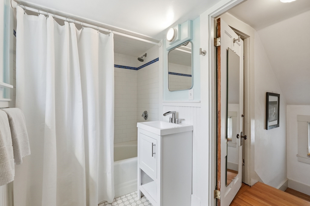 35 Taylor Street Amherst, MA 01002 - Photo 28 of 42