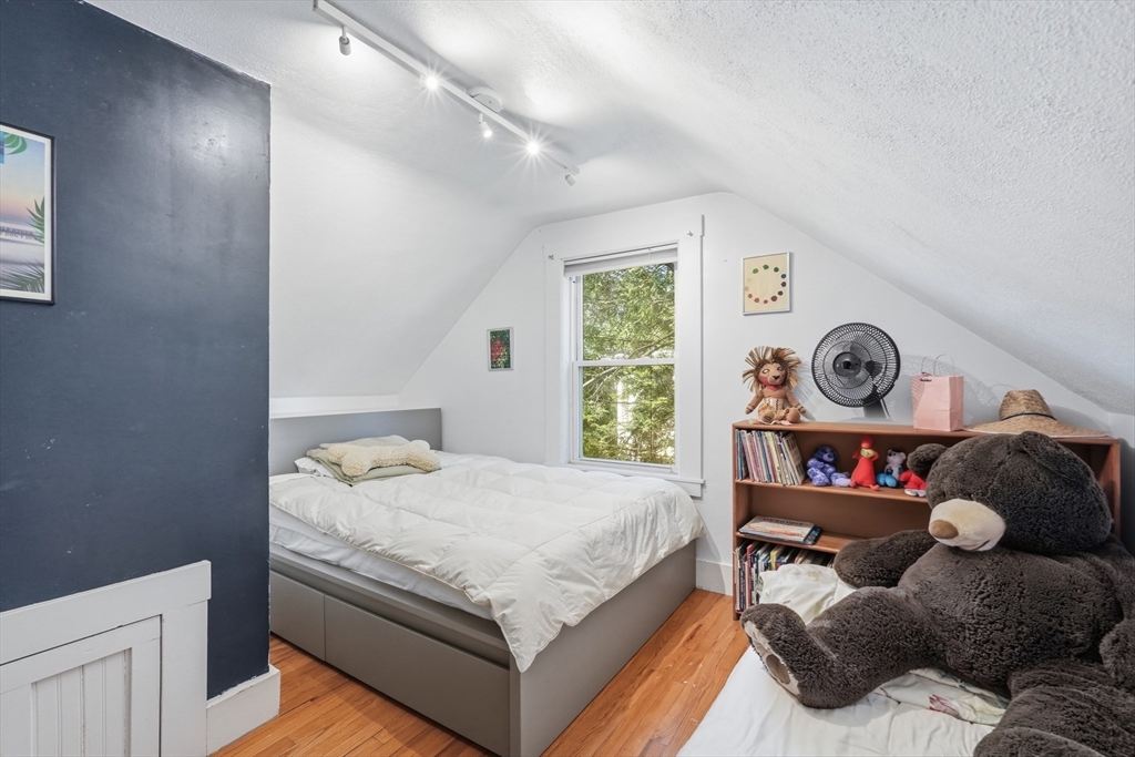 35 Taylor Street Amherst, MA 01002 - Photo 29 of 42