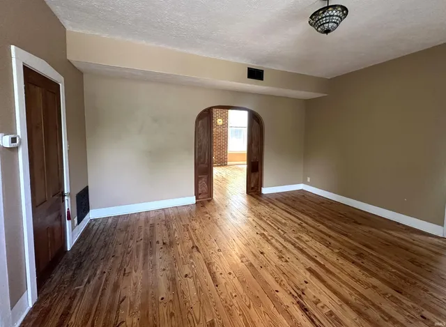 $189,000 | 709 West Main Street, Ellettsville, IN 47429