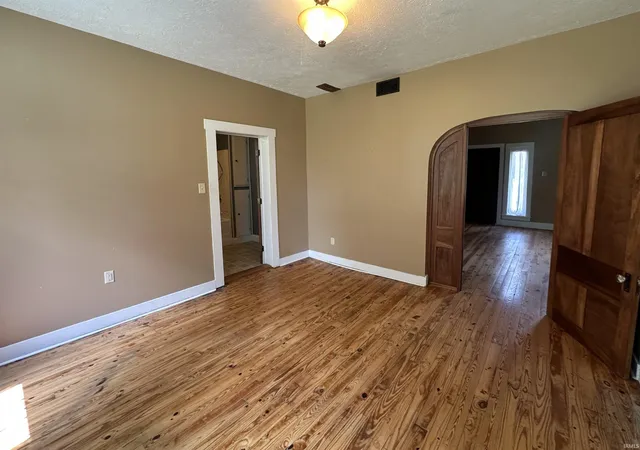 $189,000 | 709 West Main Street, Ellettsville, IN 47429