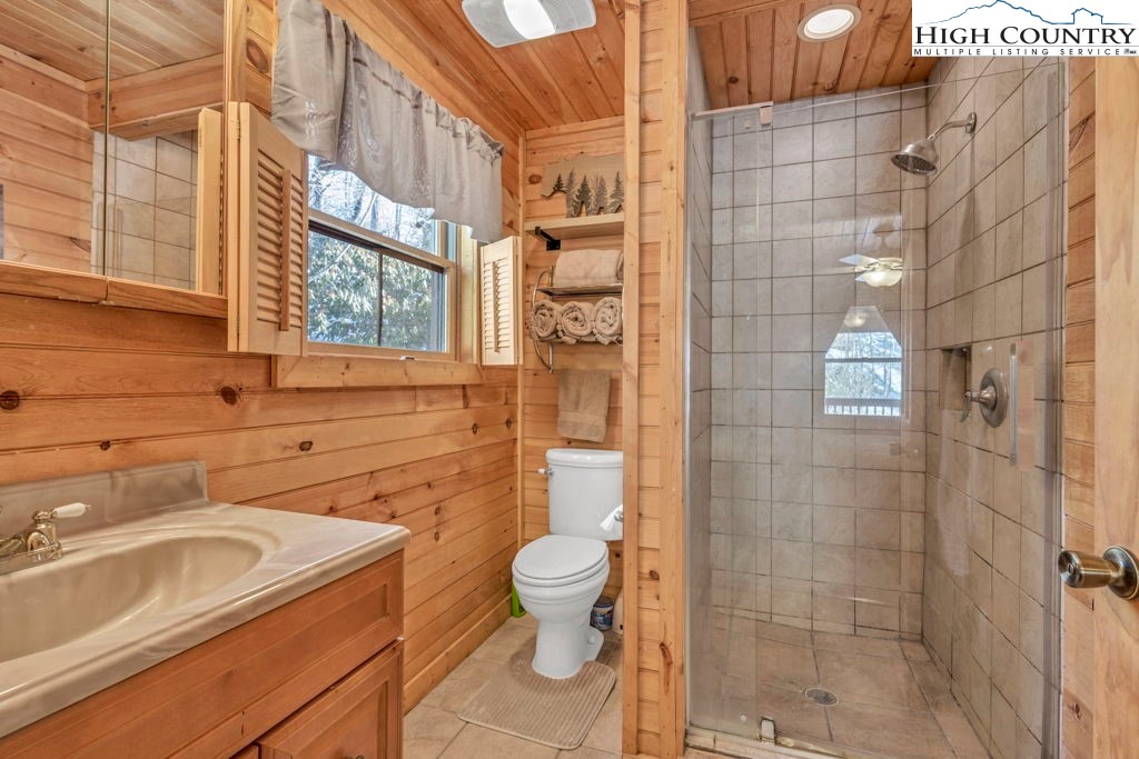 173 Spring Brook Road Newland, NC 28657 - Photo 18 of 38