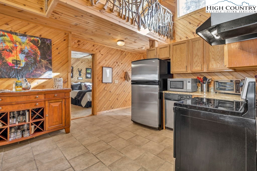 173 Spring Brook Road Newland, NC 28657 - Photo 8 of 38