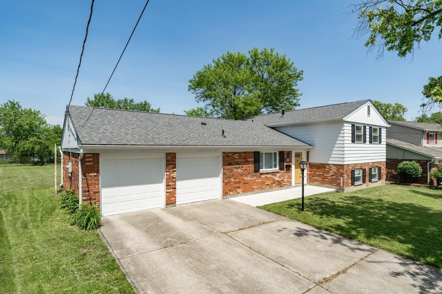 832 Yorkhaven Road Springdale, OH 45240 - Photo 2 of 41