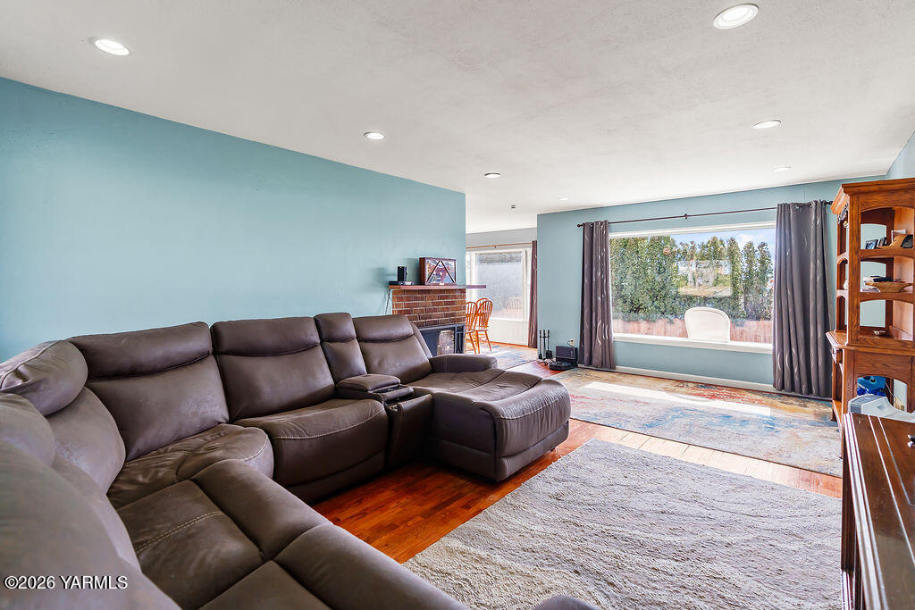 5308 Richey Road Yakima, WA 98908 - Photo 4 of 23 5308RicheyRd-6