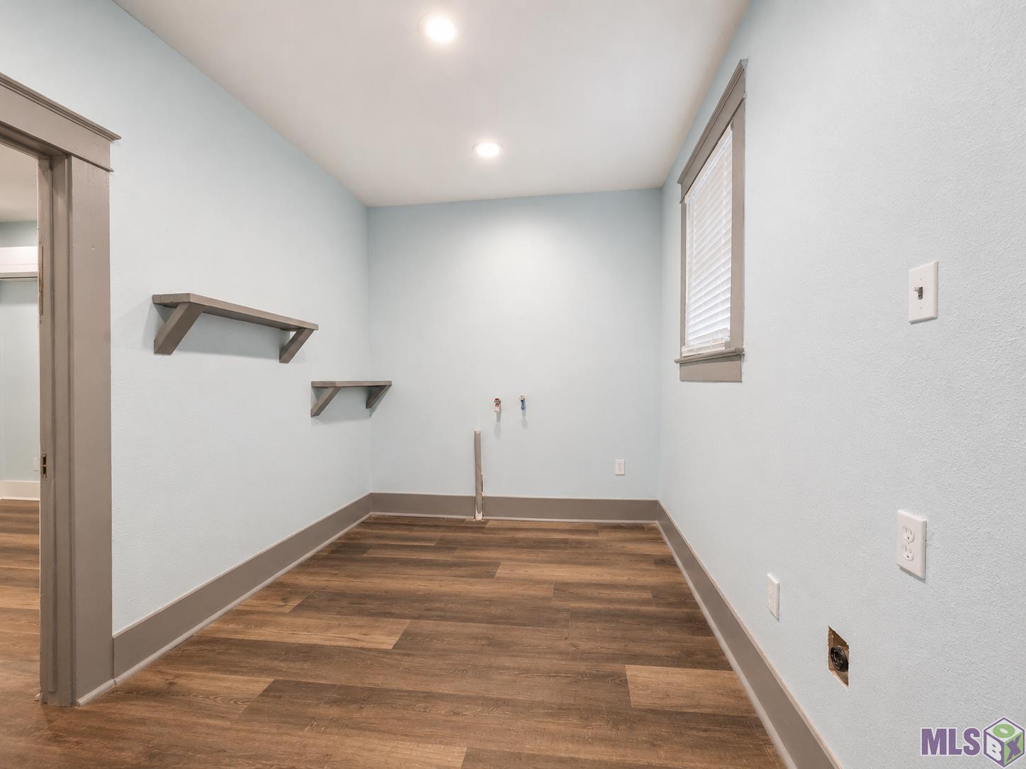 2145 Cherry Street Baton Rouge, LA 70802 - Photo 6 of 10 Utility Room/Closet