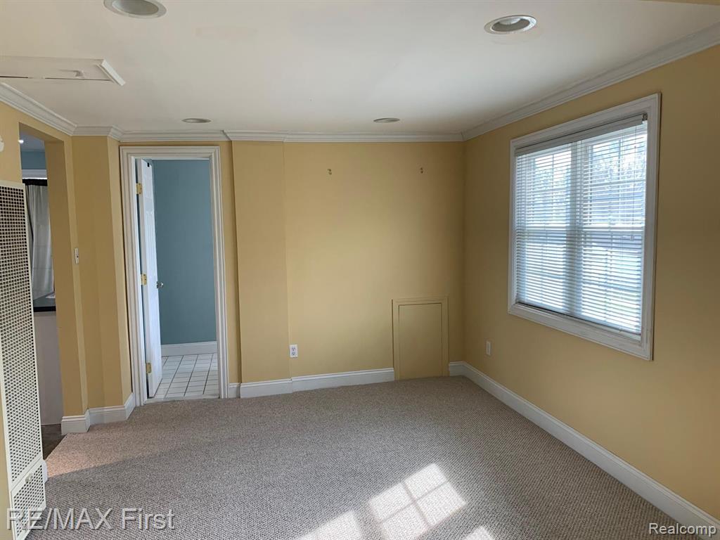2239 Ridgemont Road Grosse Pointe, MI 48236 - Photo 16 of 19
