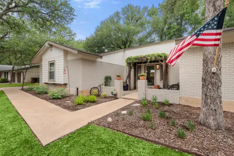 $469,000 | 302 South Lake Creek Drive, Round Rock, TX 78681