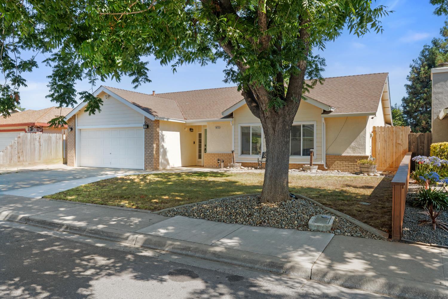 1073 Wickel Street Turlock, CA 95382 - Photo 2 of 28
