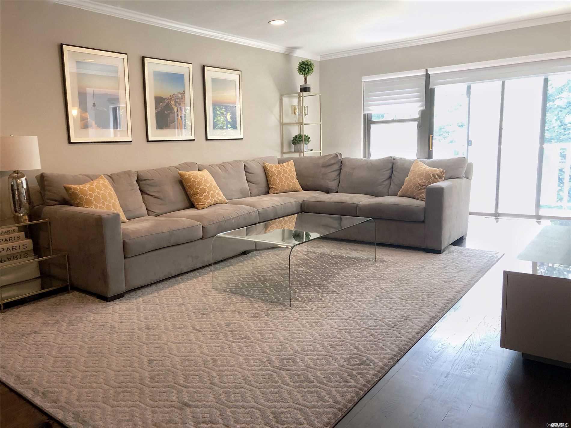 20 Canterbury Road, Unit 3J Great Neck, NY 11021 - Photo 1 of 1 Living Room