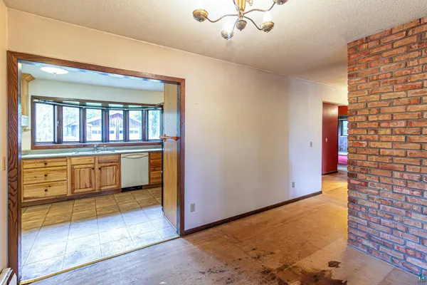 $575,000 | 438 Buckview Road, Ely, MN 55731