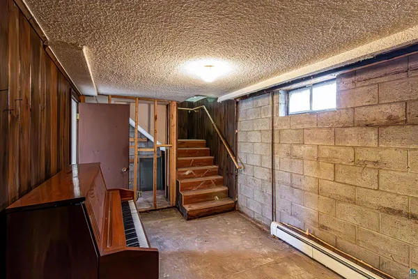 $575,000 | 438 Buckview Road, Ely, MN 55731