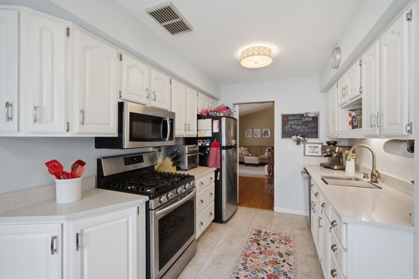 492 Weidner Road Buffalo Grove, IL 60089 - Photo 7 of 18