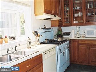 28 Markham Road Princeton, NJ 08540 - Photo 4 of 12