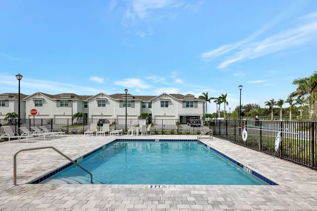 $449,000 | 5624 Southeast Edgewater Circle, Stuart, FL 34997