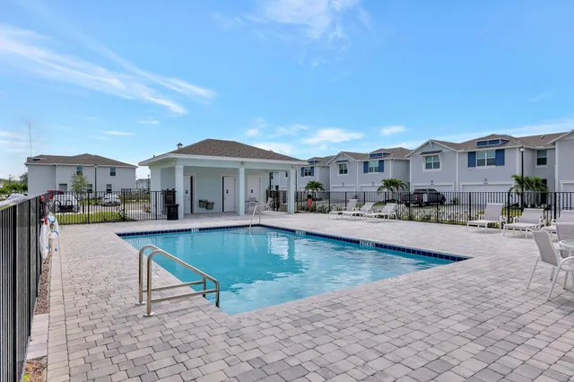 $449,000 | 5624 Southeast Edgewater Circle, Stuart, FL 34997