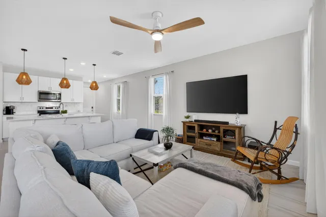 $449,000 | 5624 Southeast Edgewater Circle, Stuart, FL 34997