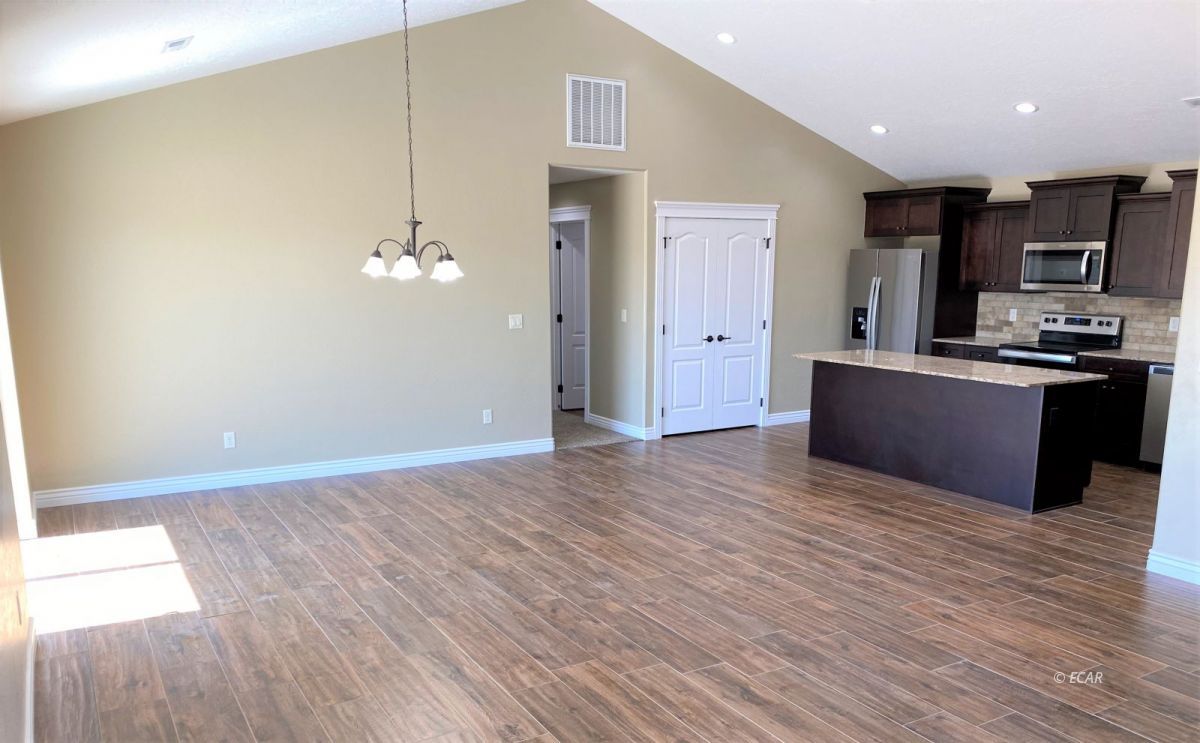 360 Stageline Loop Elko, NV 89801 - Photo 9 of 30 Gallery Image 9