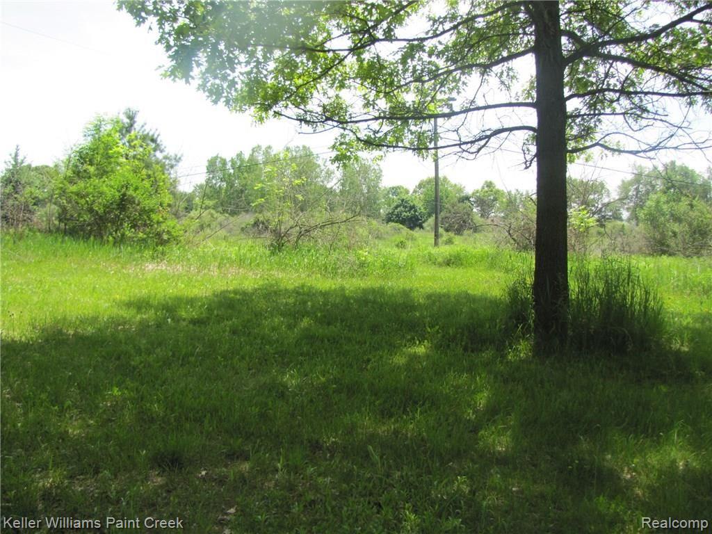 910 Frick Road Leonard, MI 48367 - Photo 12 of 38