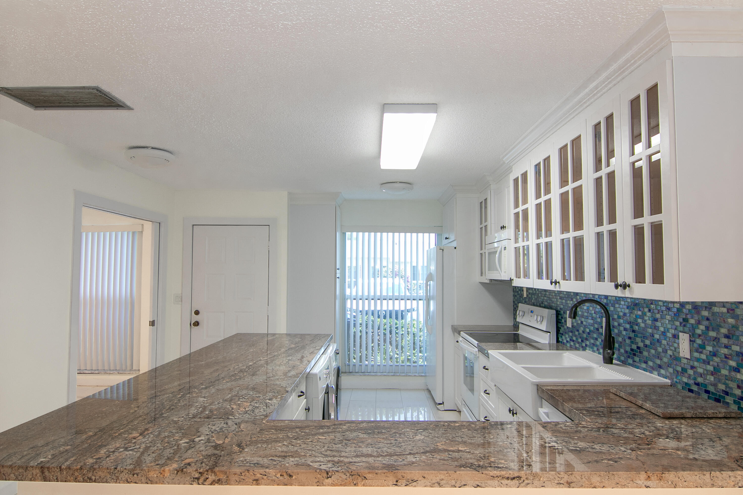 13741 Flora Place, Unit B Delray Beach, FL 33484 - Photo 6 of 34 Kitchen