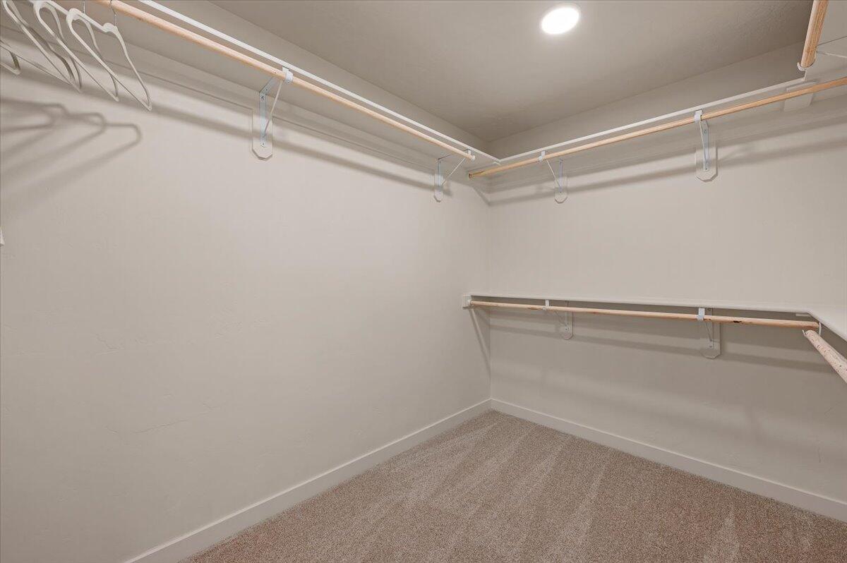 1139 Rutherford Drive, Unit 23 Medford, OR 97504 - Photo 17 of 17 Middleton - Main Closet