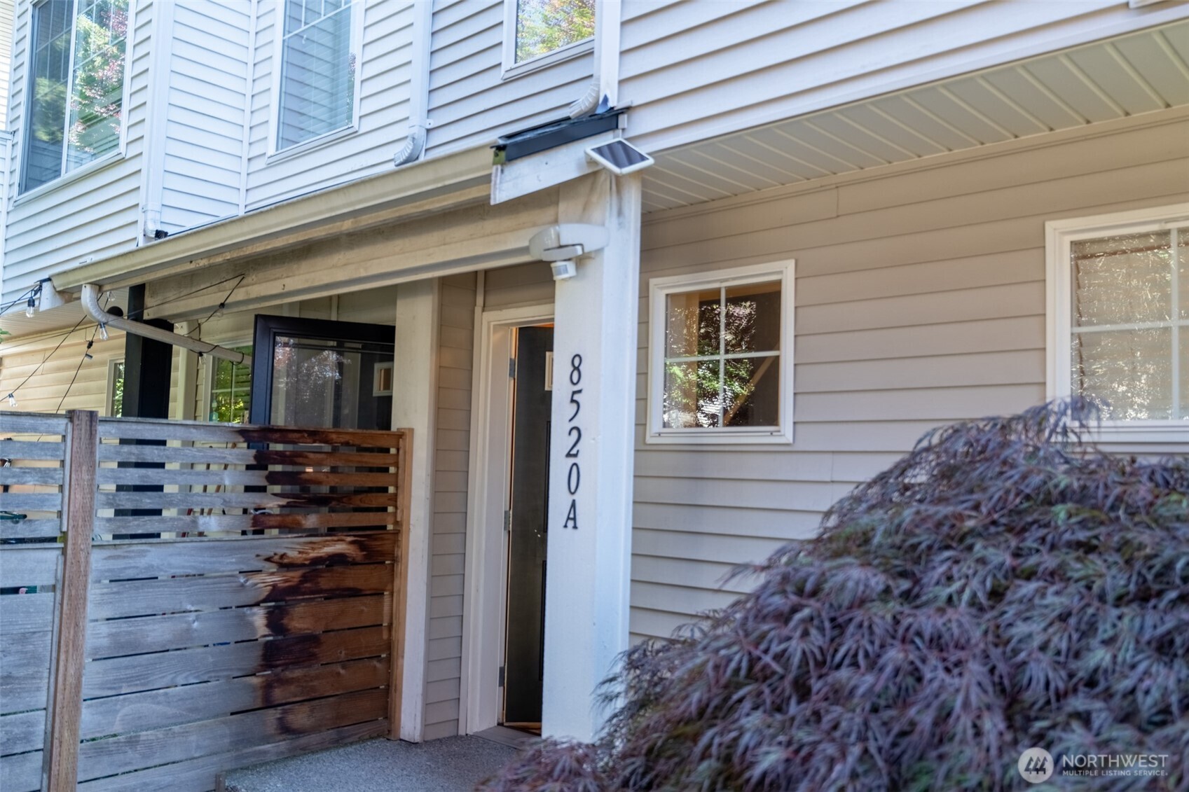 8520 Midvale Avenue North, Unit A Seattle, WA 98103 - Photo 26 of 32
