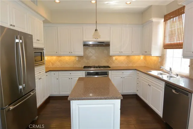 $4,800 | 84 Loganberry, Irvine, CA 92620