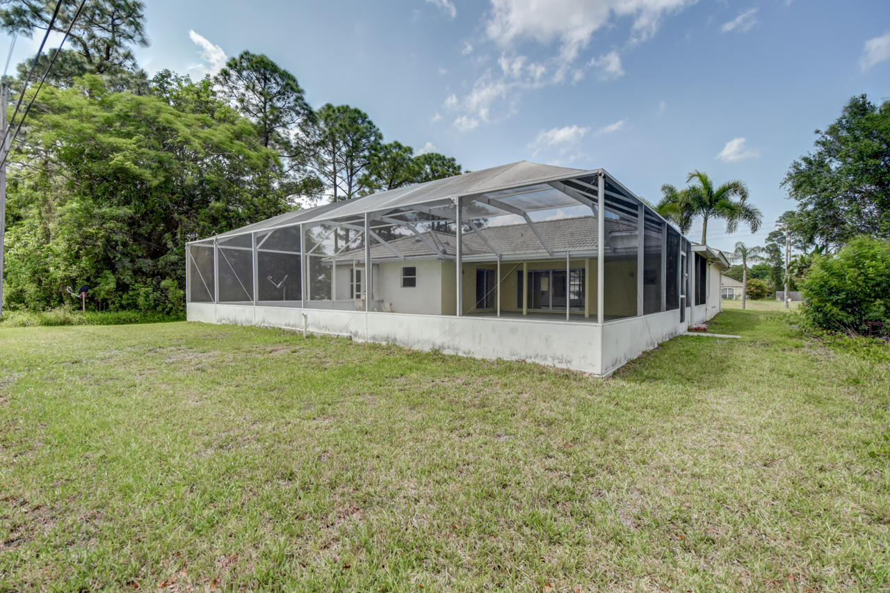 1752 Southwest Del Rio Boulevard Port St. Lucie, FL 34953 - Photo 21 of 22 DSC_7588_89_90_91_92_93_94