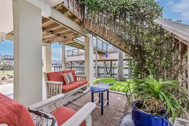 $466,000 | 1309 Blue Heron Drive, Bayou Vista, TX 77563