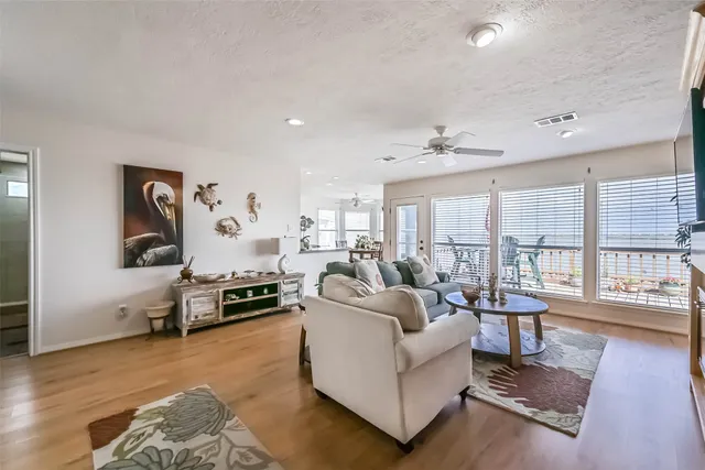 $466,000 | 1309 Blue Heron Drive, Bayou Vista, TX 77563