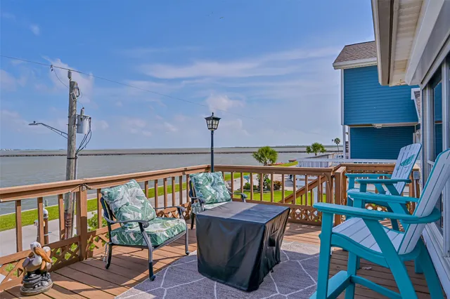 $466,000 | 1309 Blue Heron Drive, Bayou Vista, TX 77563