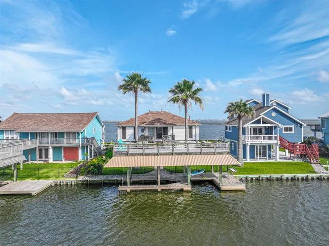 $466,000 | 1309 Blue Heron Drive, Bayou Vista, TX 77563