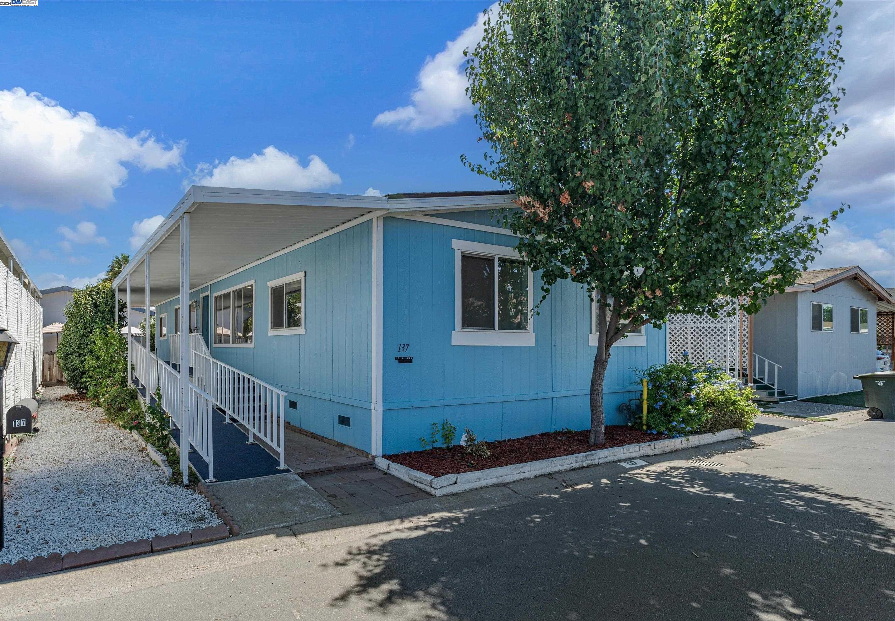 137 Clipper Lane Modesto, CA 95356 - Photo 1 of 1 Gallery Image 1