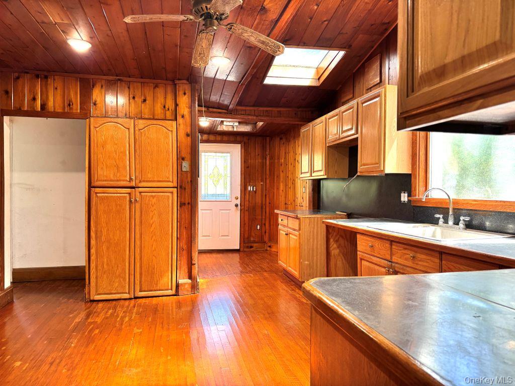 560 Taxter Road Elmsford, NY 10523 - Photo 8 of 39