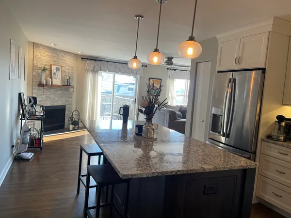 $3,300 | 3252 Cool Springs Court, Naperville, IL 60564