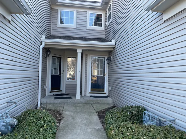 $3,300 | 3252 Cool Springs Court, Naperville, IL 60564