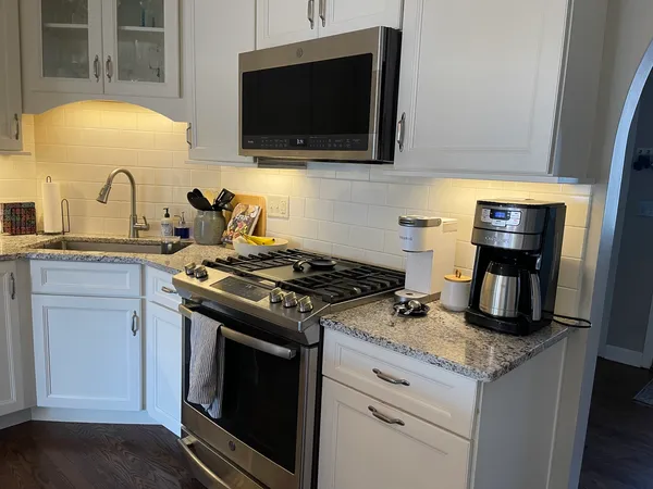 $3,300 | 3252 Cool Springs Court, Naperville, IL 60564