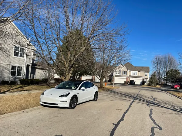 $3,300 | 3252 Cool Springs Court, Naperville, IL 60564