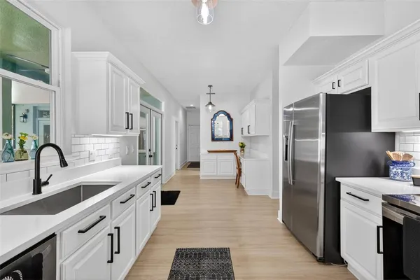 $1,295,000 | 250 North Walker Street, Oakland, FL 34760