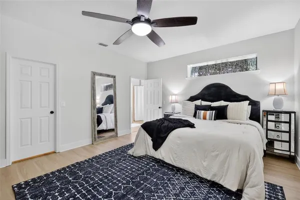 $1,295,000 | 250 North Walker Street, Oakland, FL 34760