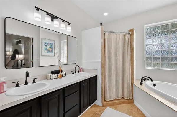 $1,295,000 | 250 North Walker Street, Oakland, FL 34760