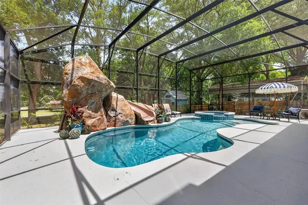 $1,295,000 | 250 North Walker Street, Oakland, FL 34760