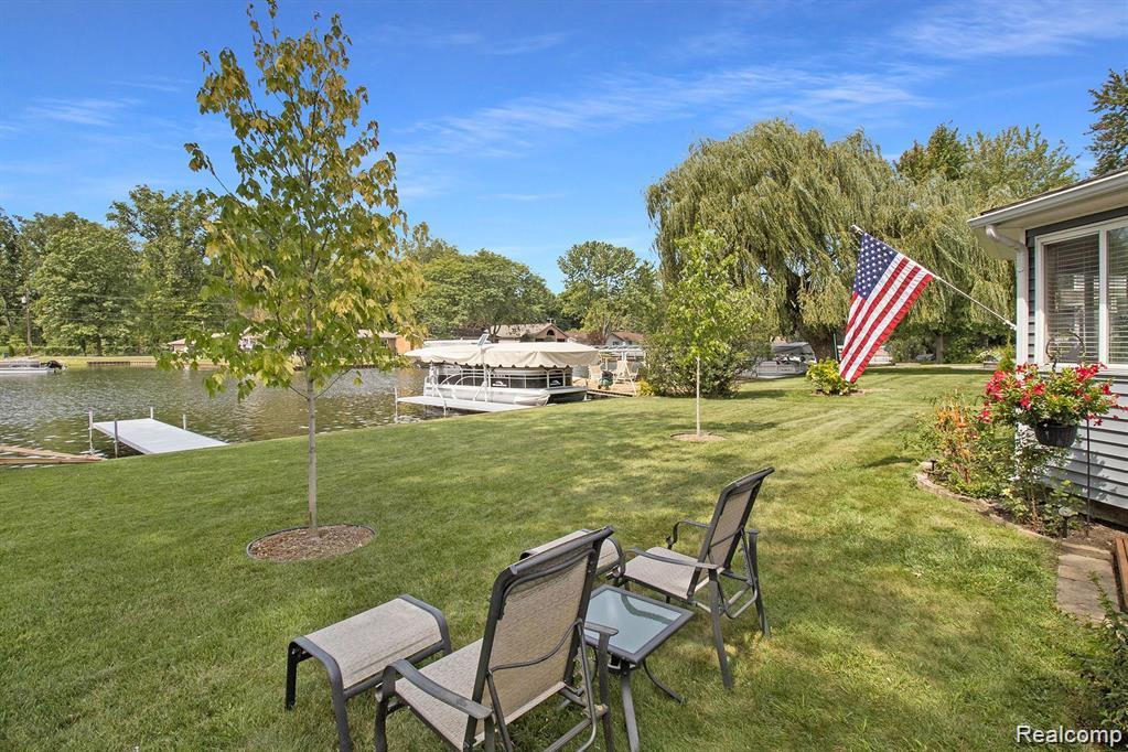 11124 Colony Road Pinckney, MI 48169 - Photo 3 of 38