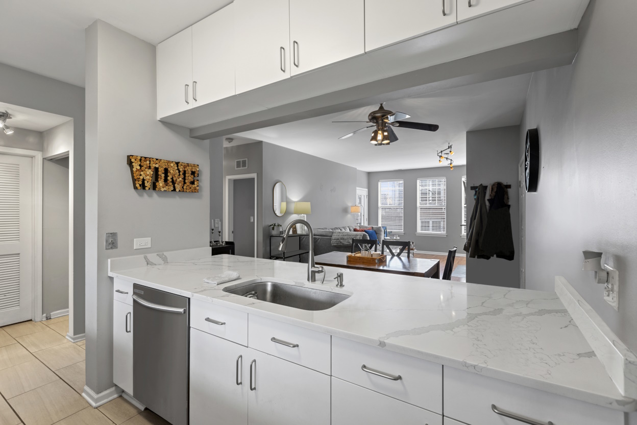 301 West Scott Street, Unit 104 Chicago, IL 60610 - Photo 9 of 20