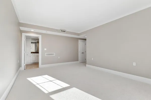 $3,800 | 225 Derby Street, Unit 504, Salem, MA 01970