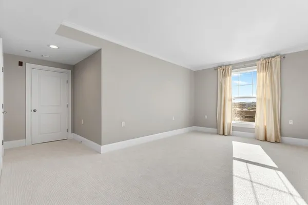 $3,800 | 225 Derby Street, Unit 504, Salem, MA 01970