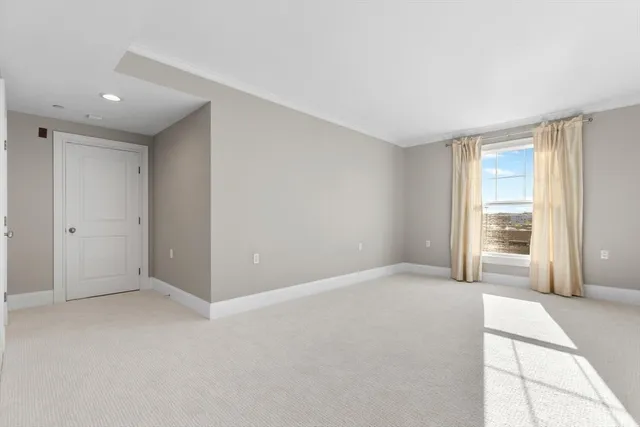 $3,800 | 225 Derby Street, Unit 504, Salem, MA 01970