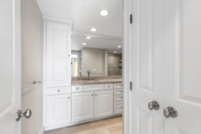 $3,800 | 225 Derby Street, Unit 504, Salem, MA 01970