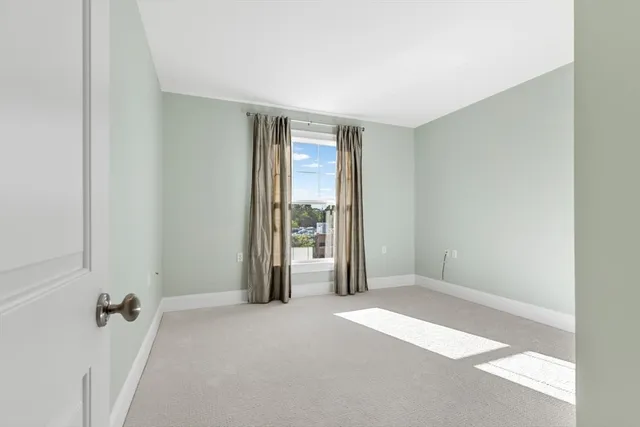 $3,800 | 225 Derby Street, Unit 504, Salem, MA 01970